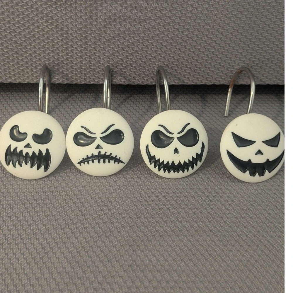 Set of Four Spooky Halloween Skull Shower Curtain Rings Hooks Bathroom Holiday